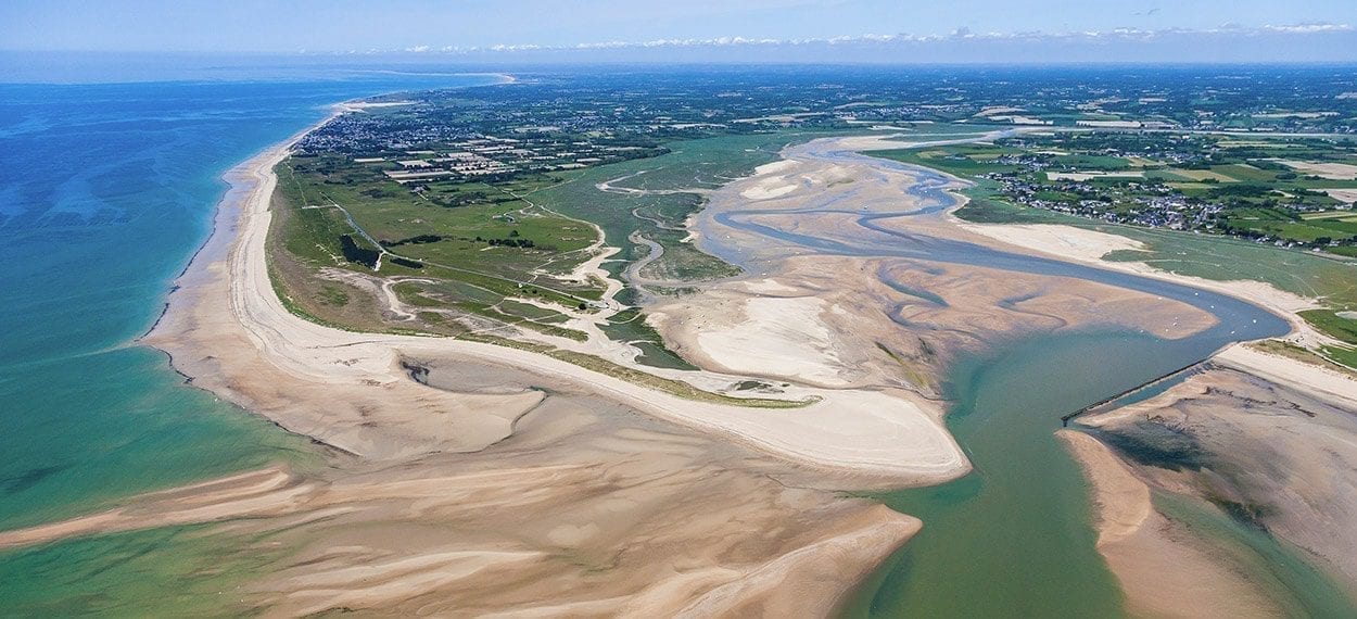 clos-l-abbe-beach-fantastic-bay-normandy